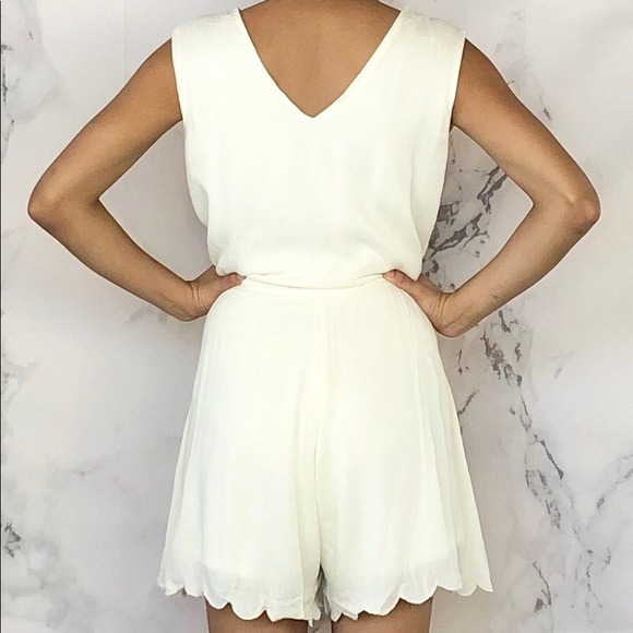 Ivory Scalloped Romper - Picture 4 of 4